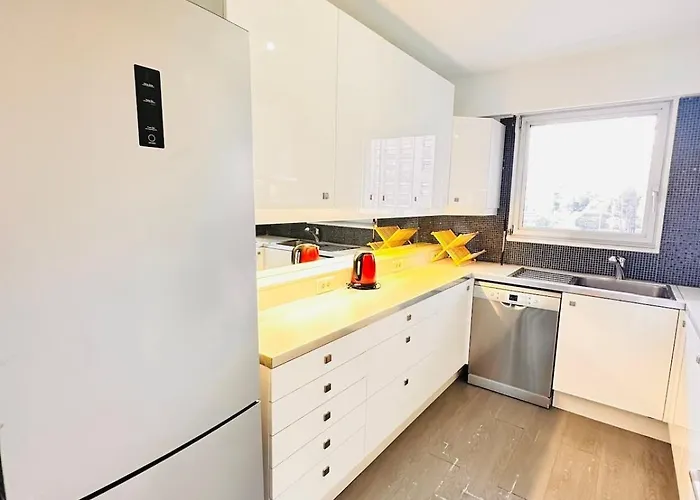 Cosy 2br La Defense, 10min Walk Metro Lägenhet *
