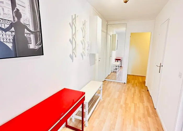 Lägenhet Cosy 2br La Defense, 10min Walk Metro Courbevoie