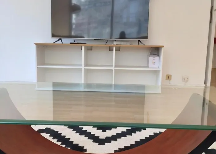 Cosy 2br La Defense, 10min Walk Metro