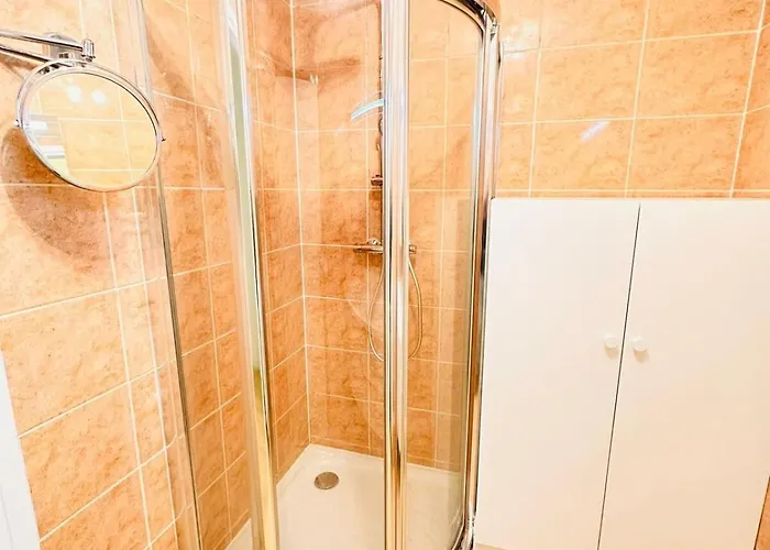 Lägenhet Cosy 2br La Defense, 10min Walk Metro Courbevoie
